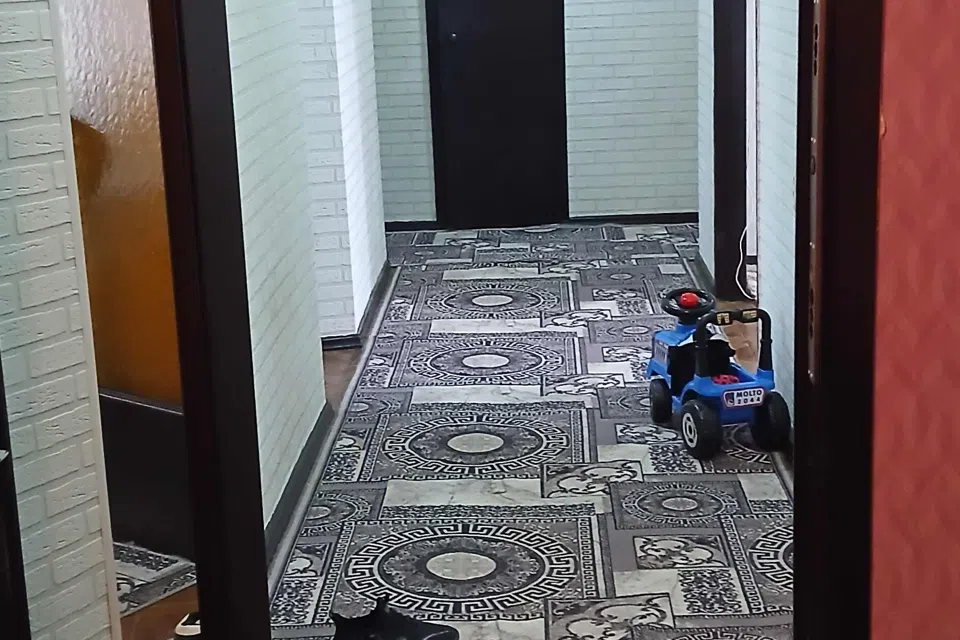 Продаётся 4-комнатная квартира, 76 м²