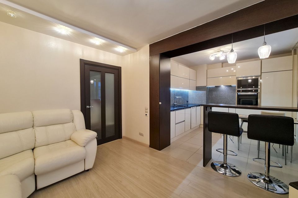 Продаётся 3-комнатная квартира, 75.7 м²