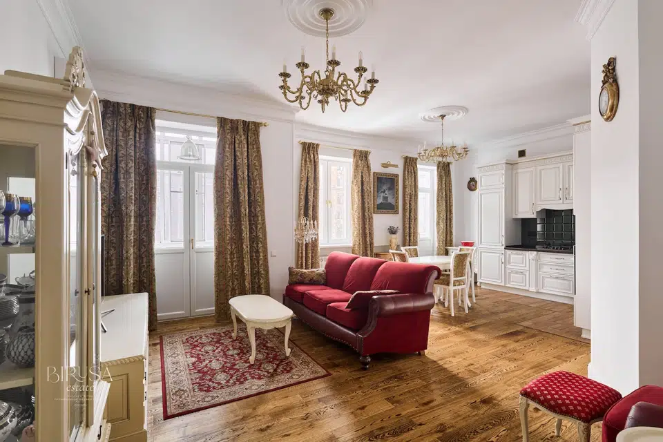 Продаётся 5-комнатная квартира, 108.6 м²