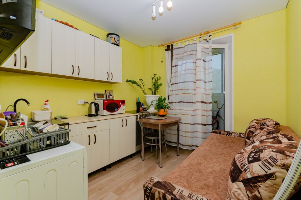 Продаётся 1-комнатная квартира, 42 м²