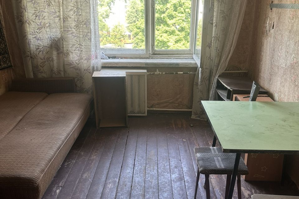Продаётся комната в 5-комн. квартире, 12.4 м²