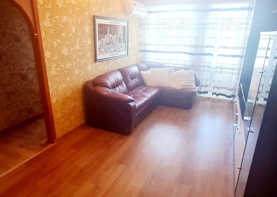 Продаётся 3-комнатная квартира, 57.3 м²