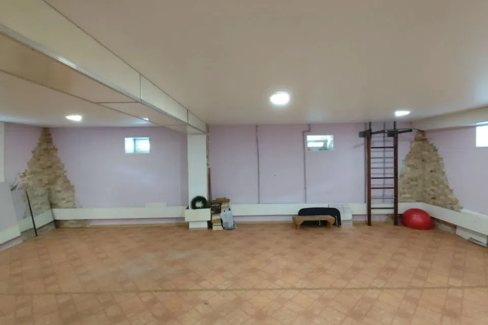 Продаётся 3-этажный дом, 241.7 м²