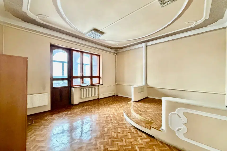 Продаётся 3-этажный дом, 501 м²