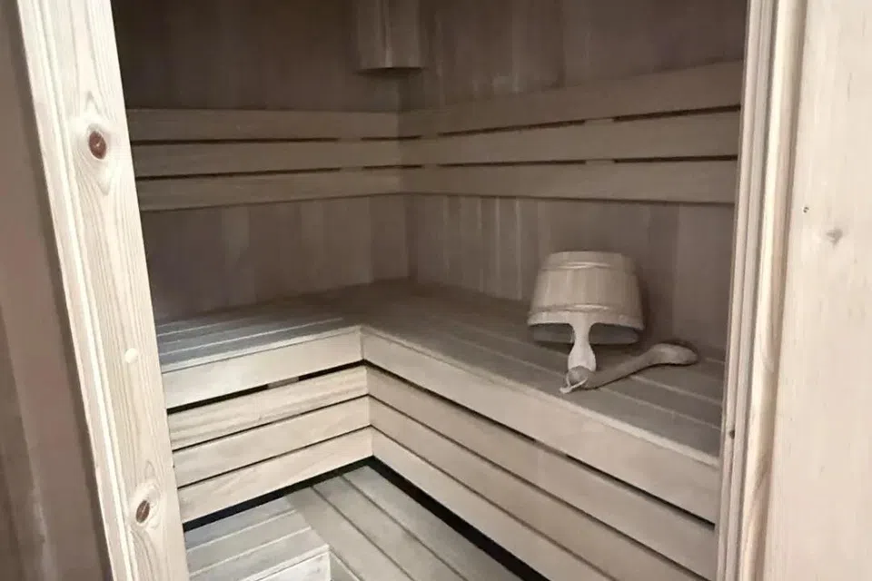 Продаётся 5-комнатная квартира, 200 м²