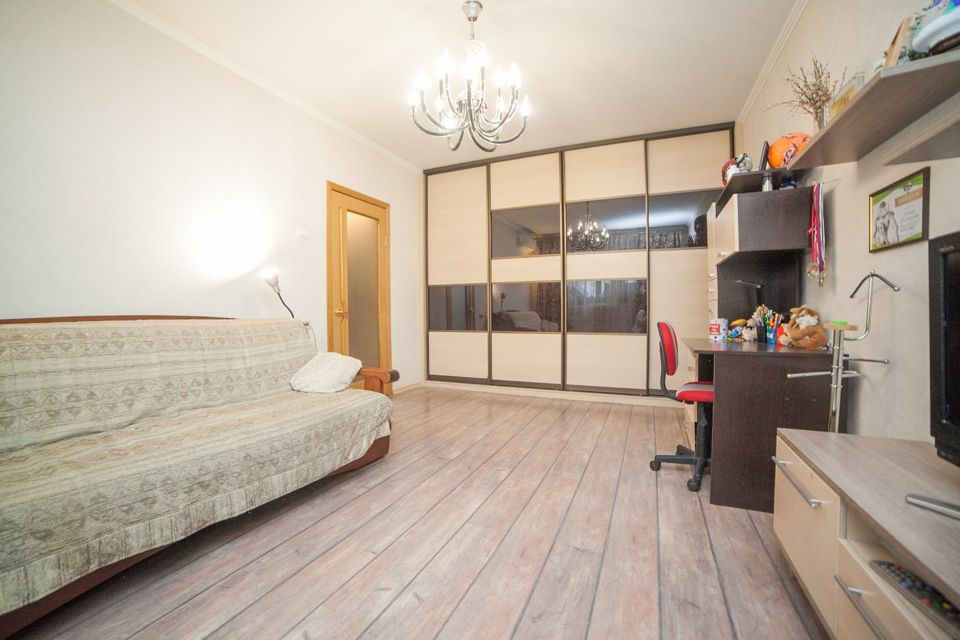Продаётся 1-комнатная квартира, 37.8 м²