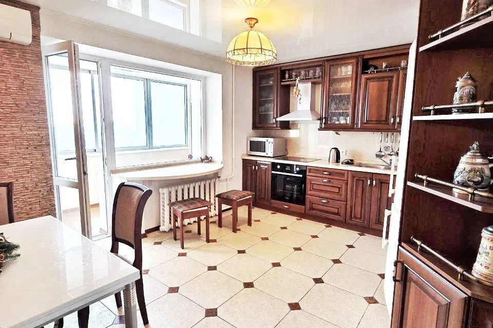 Продаётся 4-комнатная квартира, 100 м²