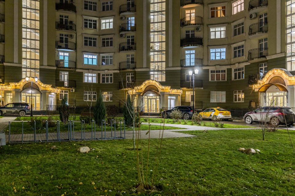 Продаётся 4-комнатная квартира, 130 м²