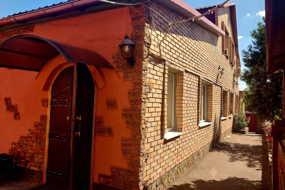 Продаётся 2-этажный дом, 300 м²
