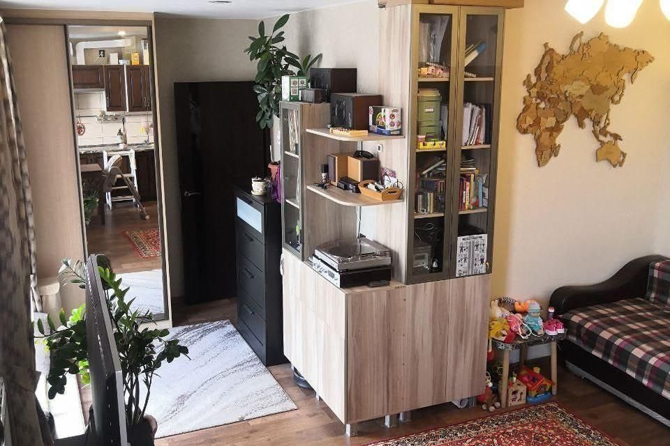 Продаётся 1-комнатная квартира, 42 м²