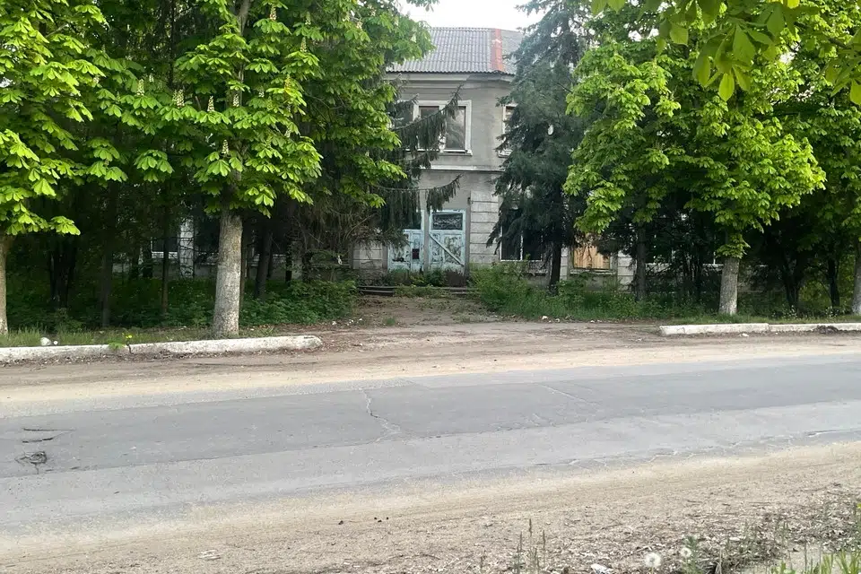 Продаётся 2-этажный дом, 700 м²