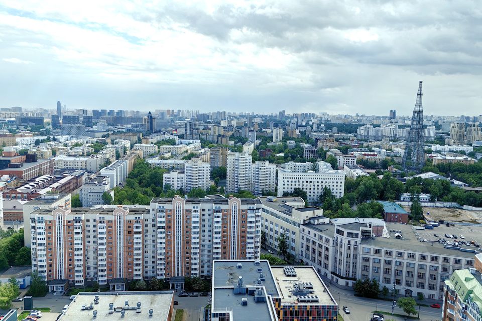 Продаётся 4-комнатная квартира, 161.9 м²
