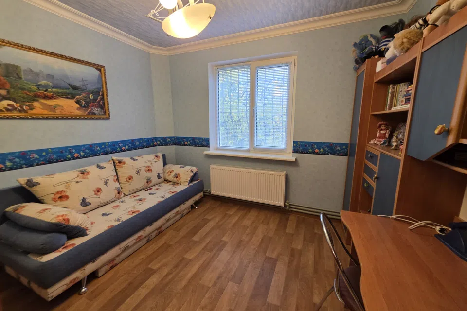 Продаётся 4-комнатная квартира, 83 м²