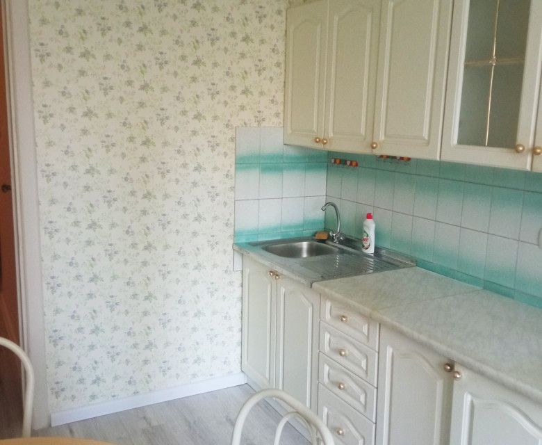 Продаётся 1-комнатная квартира, 42 м²