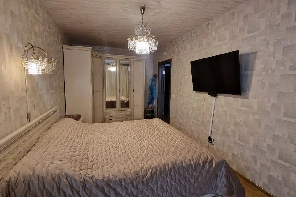 Продаётся 4-комнатная квартира, 111.2 м²