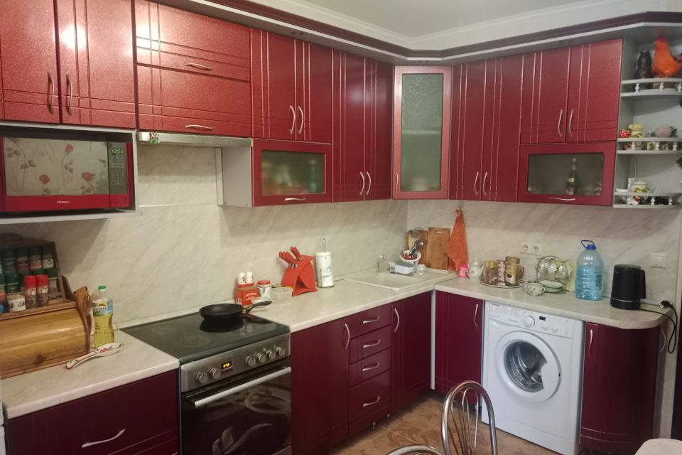 Продаётся 4-комнатная квартира, 100 м²