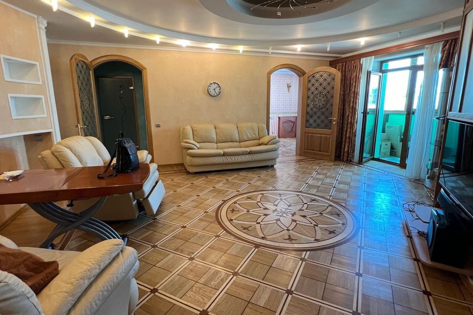 Продаётся 3-комнатная квартира, 110 м²