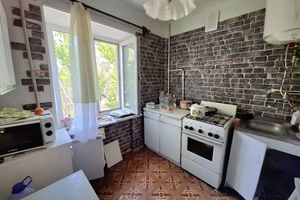 Продаётся 3-комнатная квартира, 58.2 м²