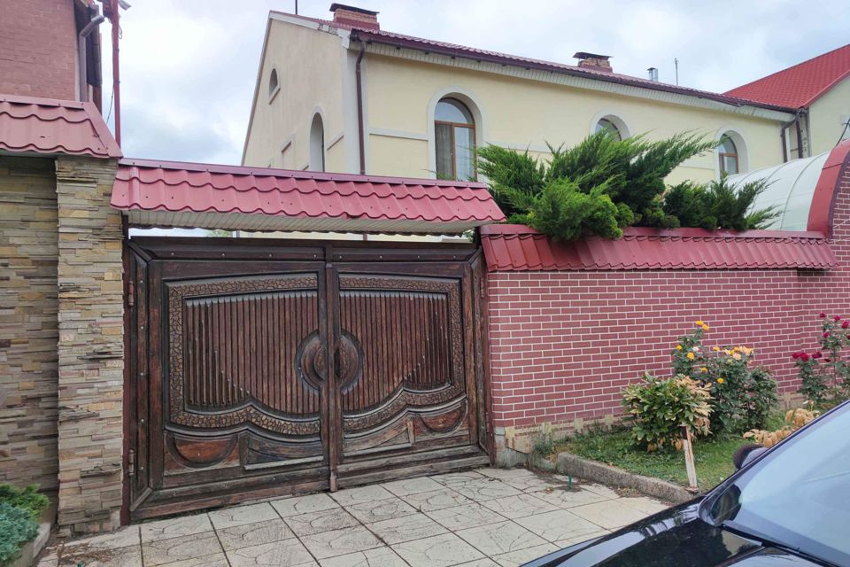 Продаётся 3-этажный дом, 577 м²