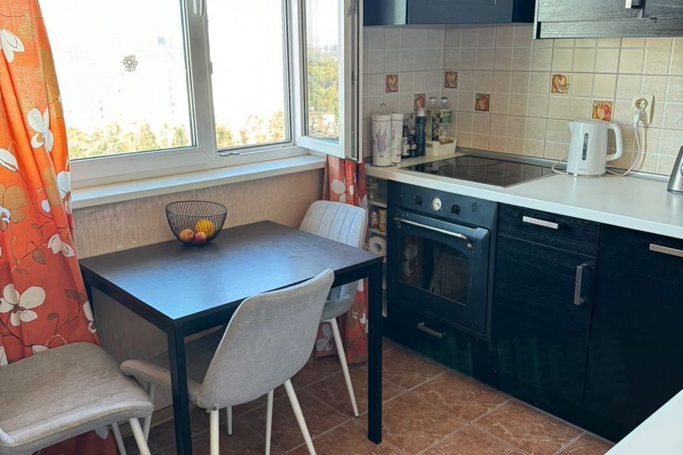 Продаётся 1-комнатная квартира, 38 м²