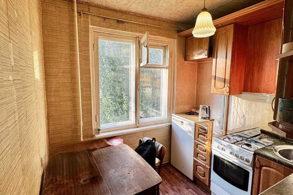 Продаётся 3-комнатная квартира, 48.8 м²