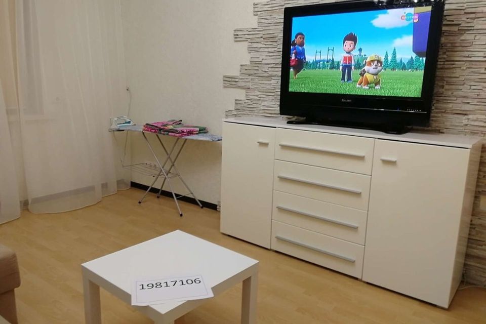 Сдаётся 2-комнатная квартира, 65 м²