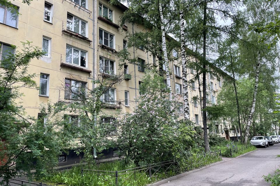 Продаётся 4-комнатная квартира, 49 м²