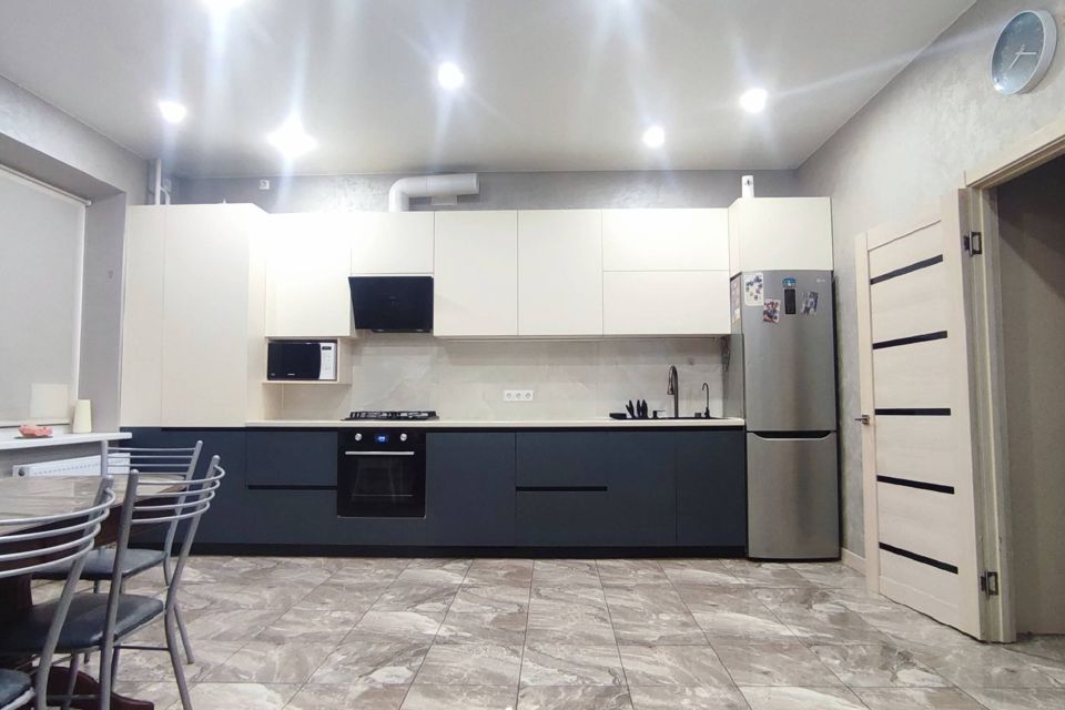 Продаётся 2-комнатная квартира, 63 м²