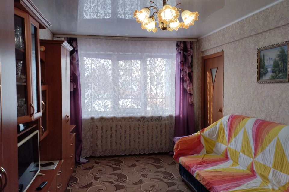 Продаётся 3-комнатная квартира, 48.8 м²