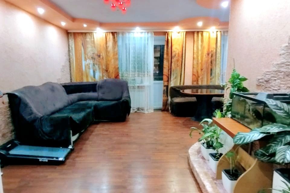 Продаётся 4-комнатная квартира, 72.5 м²