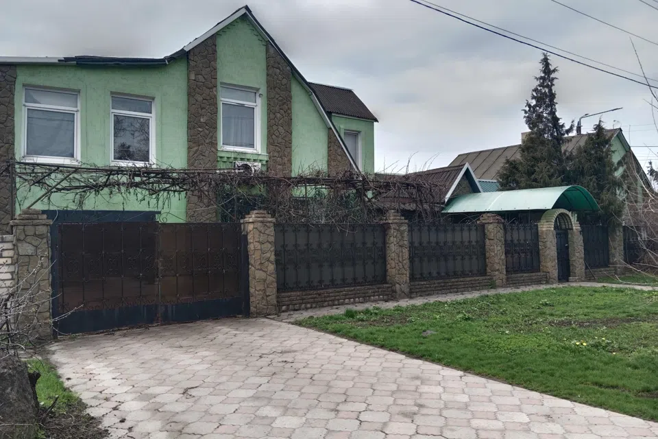 Продаётся 2-этажный дом, 250 м²