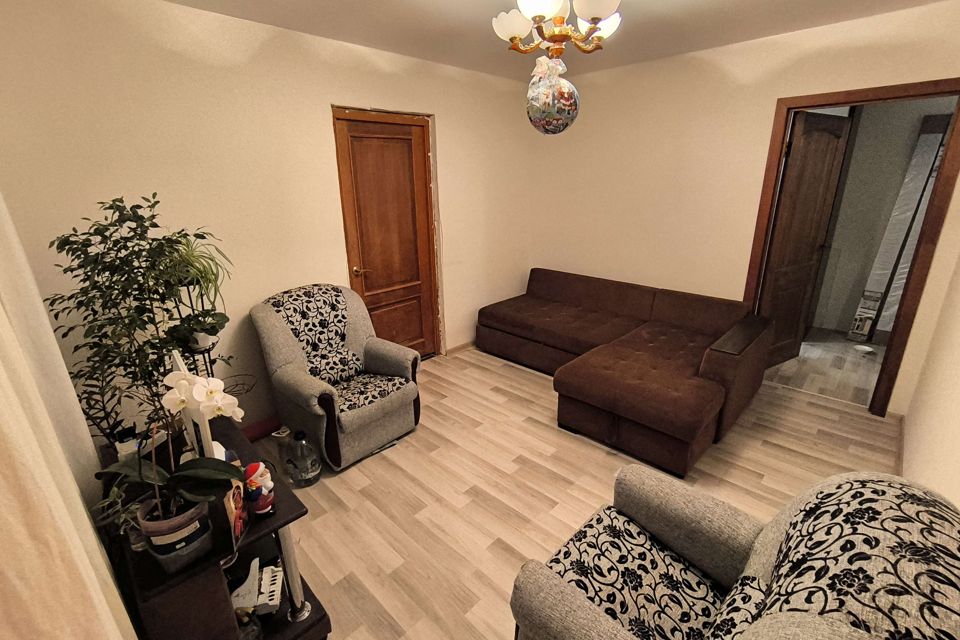 Продаётся 4-комнатная квартира, 63.4 м²