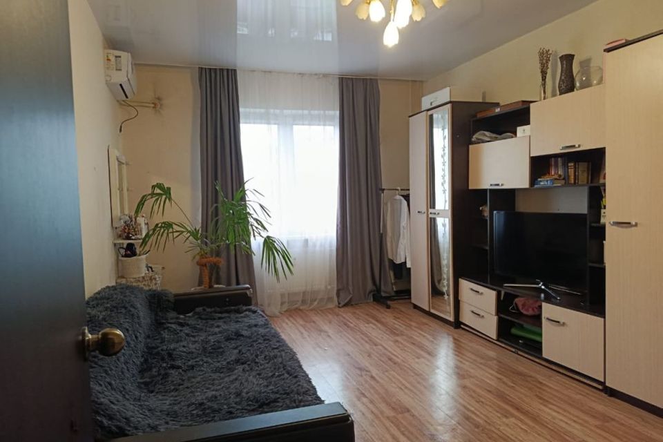 Продаётся 1-комнатная квартира, 42 м²