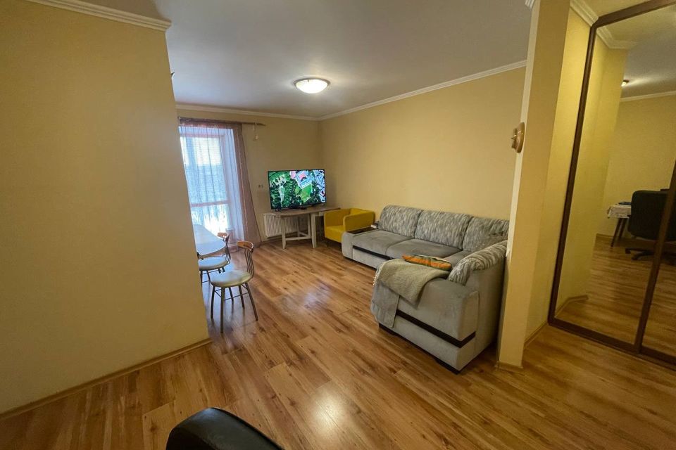 Продаётся 3-комнатная квартира, 77 м²