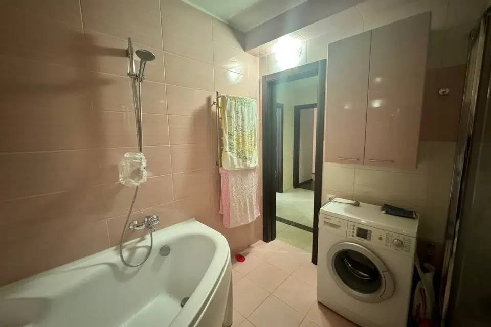 Продаётся 4-комнатная квартира, 125.7 м²