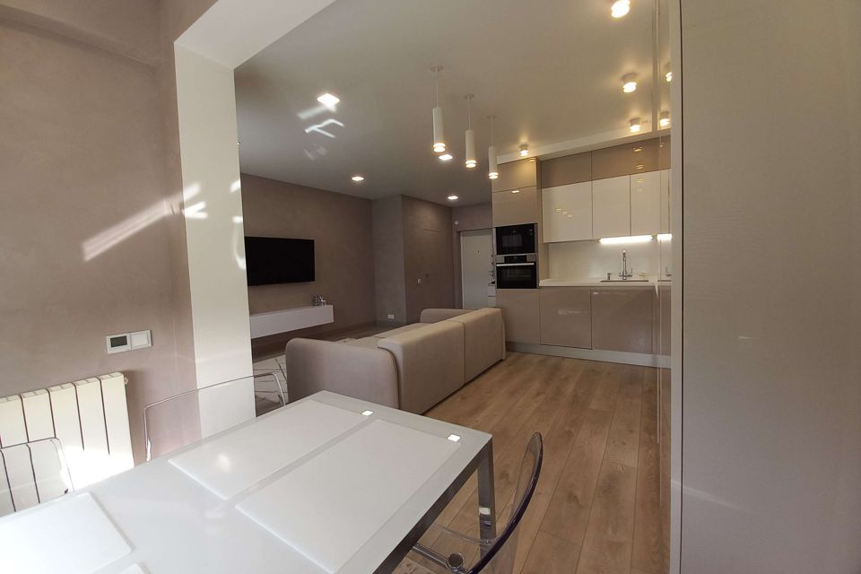 Продаётся 1-комнатная квартира, 51.5 м²
