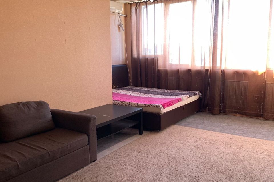 Продаётся 1-комнатная квартира, 56 м²