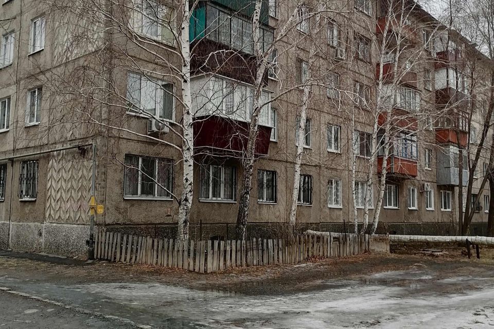 Сдаётся 4-комнатная квартира, 63 м²