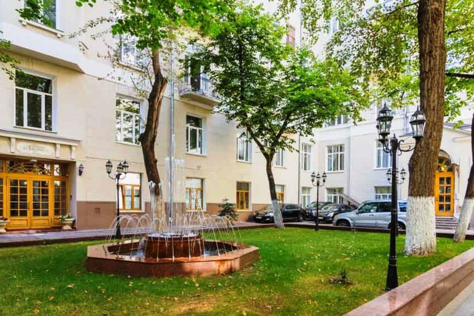 Сдаётся 5-комнатная квартира, 320 м²
