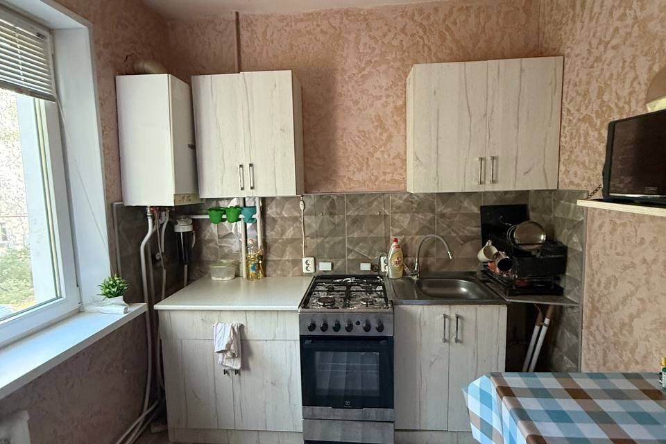 Продаётся 4-комнатная квартира, 80 м²