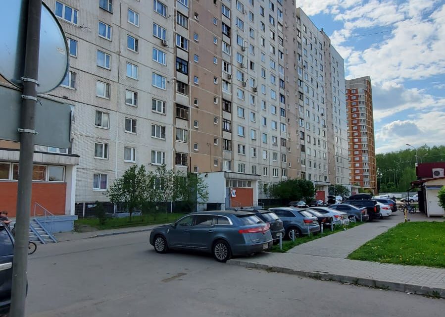 Продаётся 4-комнатная квартира, 75.9 м²