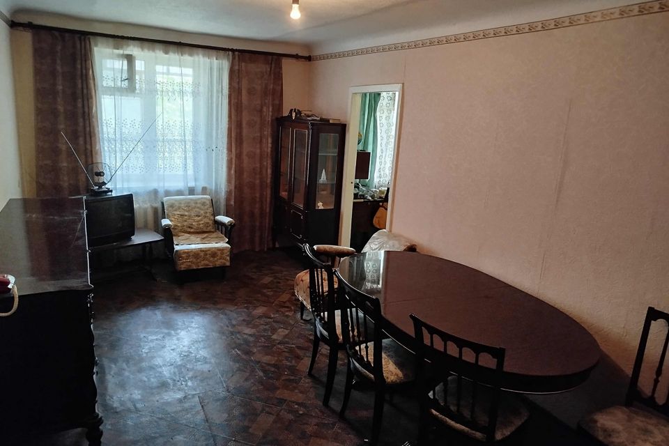 Продаётся 3-комнатная квартира, 55.8 м²