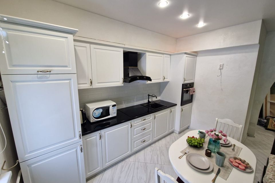 Продаётся 1-комнатная квартира, 43.8 м²