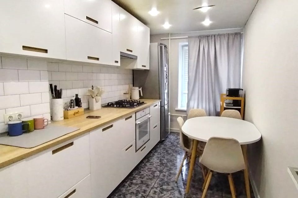 Продаётся 3-комнатная квартира, 62.8 м²