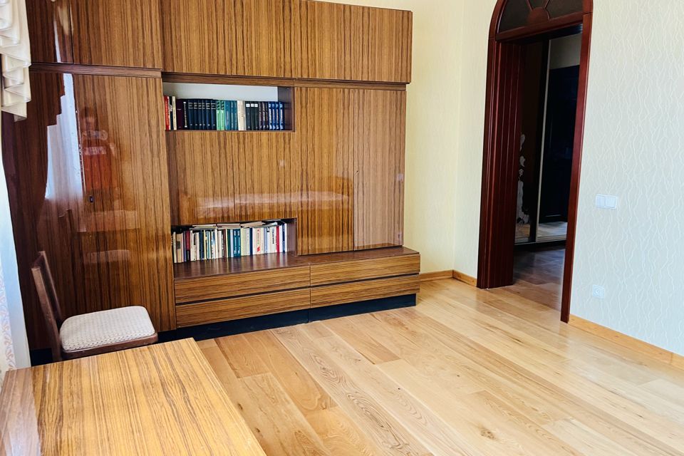Продаётся 2-этажный дом, 271 м²
