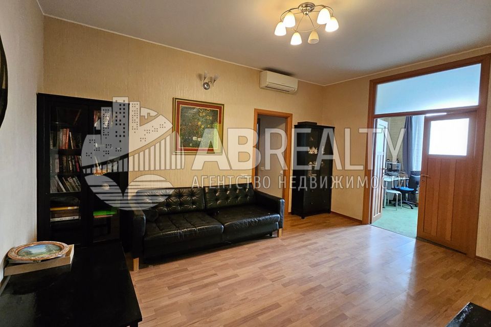 Продаётся 4-комнатная квартира, 120 м²