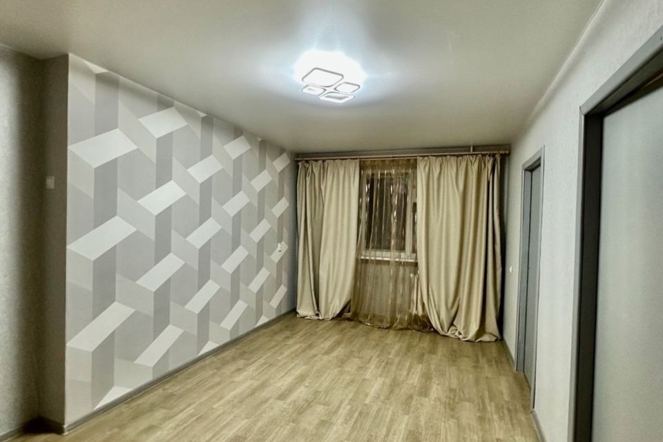 Продаётся 4-комнатная квартира, 63 м²