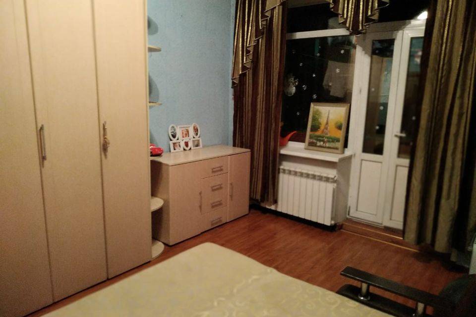 Продаётся 4-комнатная квартира, 100 м²