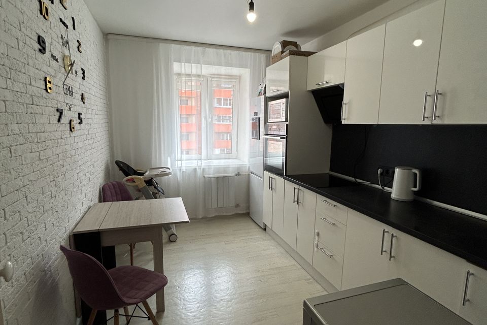 Продаётся 2-комнатная квартира, 56.2 м²