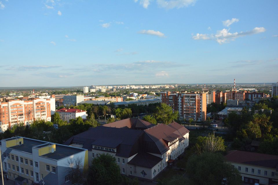 Продаётся 2-комнатная квартира, 76.1 м²